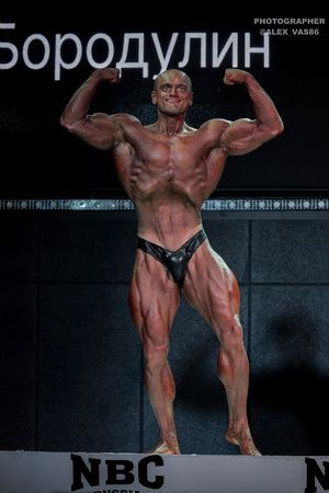 CLASSIC PHYSIQUE